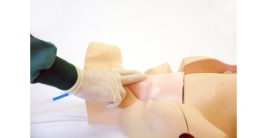 03-simulador-de-insercion-de-cvc-iii-m93c-de-kyoto-kagaku